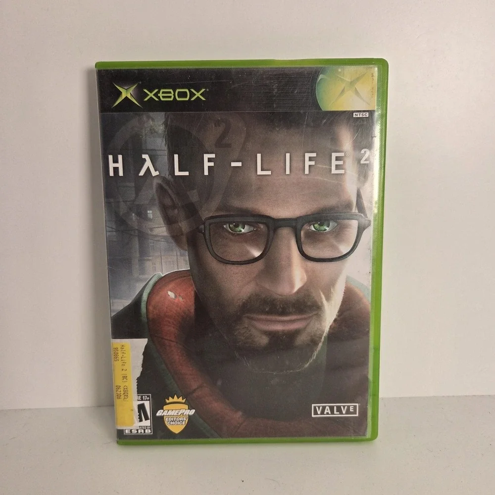 Half-Life 2 Microsoft Xbox Game CIB M Valve 2005 NTSC Action Adventure Shooter